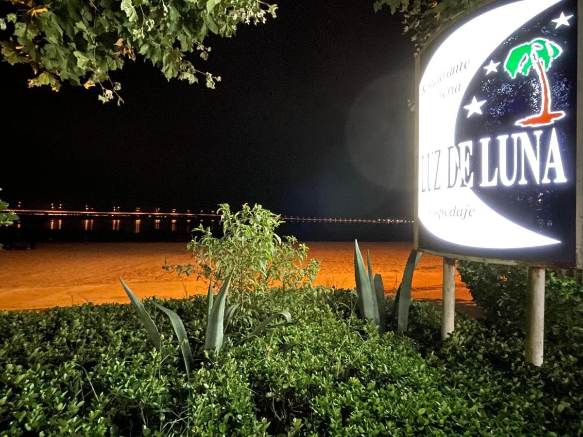Hostal Restaurante Luz De Luna ビラノーバ・デ・アロウサ エクステリア 写真