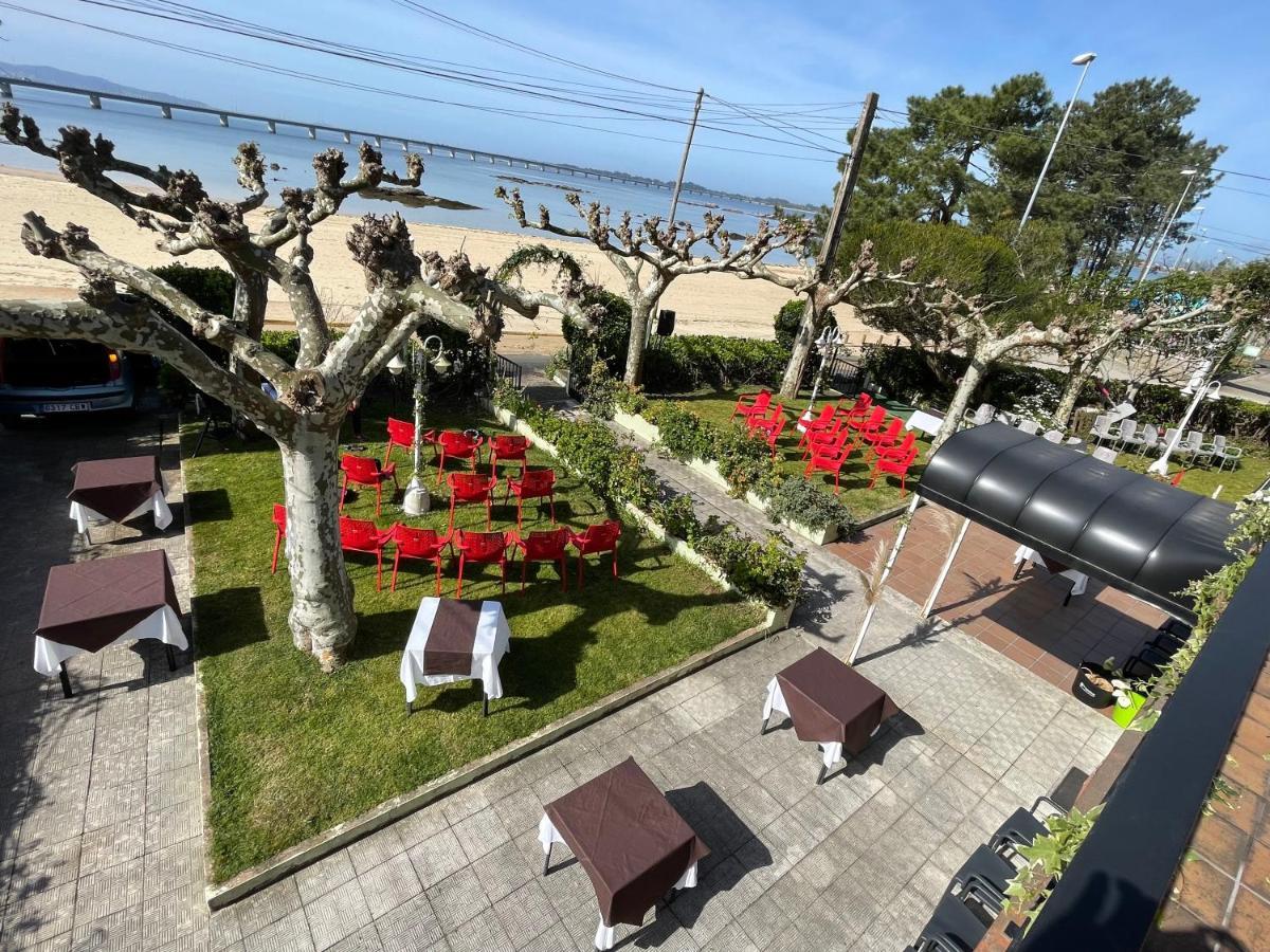 Hostal Restaurante Luz De Luna ビラノーバ・デ・アロウサ エクステリア 写真